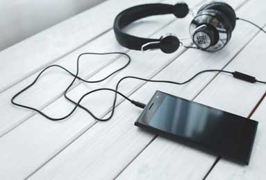 曼城遭遇不敌阿斯顿维拉，积分领先被缩小